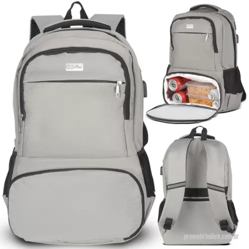 Mochila ecológica personalizada - Mochila para notebook personalizada, feita em tecido PET RECICLÁVEL ecológico, a escolha perfeita para quem busca praticidade e sustentabilidade. Conta com compartimento térmico, ideal para transportar alimentos, mantendo-os na temperatura certa. Com alça de mão e engate para mala de viagem, oferece conforto e versatilidade. Sua capacidade de 35 litros garante espaço suficiente para notebooks, acessórios e itens pessoais, tornando-a ideal para o dia a dia ou viagens. Conforto, funcionalidade e respeito ao meio ambiente em um único produto!