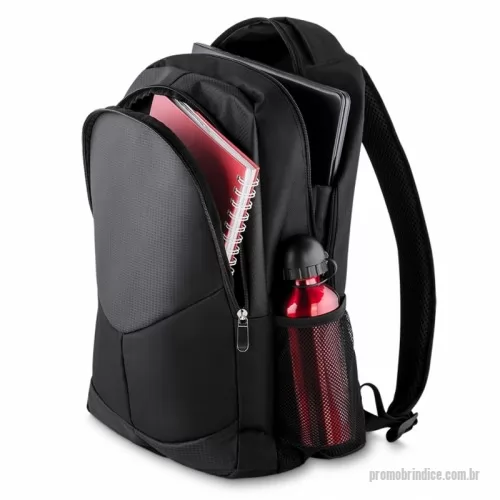 Mochila para notebook personalizada - Mochila Confeccionada em Poliéster 600 e Nylon Rip Stop com porta Notebook . Ideal para estudantes e profissionais que procuram transportar seus objetos com segurança. Possui alças acolchoadas ajustáveis que minimizam a tensão nas costas e facilitam o transporte, além de contar com dois bolsos laterais de tela e um bolso frontal com zíper. Ótimo brinde para eventos corporativos e campanhas de marketing.