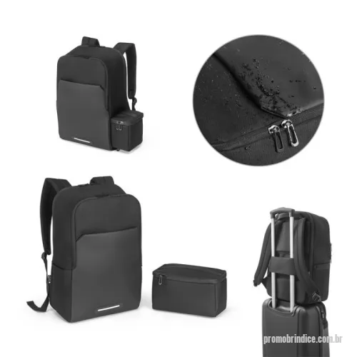 Mochila para notebook personalizada - Mochila 2 em 1 com bolsa térmica que permite a sua utilização em conjunto ou separado. Mochila em 900D poliéster reciclado (100% rPET) com bolso e fundo em 600D, poliéster reciclado (100% rPET), de alta densidade com revestimento resistente à água. A mochila é totalmente almofadada e tem interior forrado em 210D poliéster reciclado (100% rPET). Possui 2 compartimentos principais: um compartimento traseiro almofadado para notebook até 17.3” e um compartimento frontal espaçoso com divisória amovível que permite arrumar a sua bolsa térmica no fundo (inclusa). Bolso frontal com zíper e detalhe refletor. Bolso lateral ideal para transportar a sua squeeze e parte posterior com acolchoamento extra e alça para trolley. Capacidade até 20 L. A bolsa térmica almofadada em 900D rPET com isolamento em PEVA. Capacidade 4,5 L. Mochila: 300 x 460 x 160 mm | Bolsa térmica: 240 x 150 x 140 mm