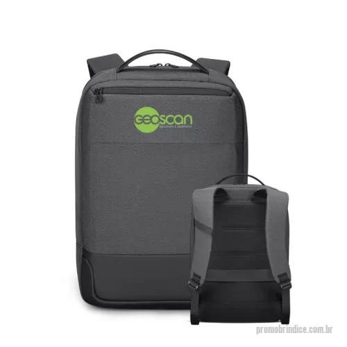 Mochila para notebook personalizada - Mochila premium, produzida com poliéster acolchoado, alças de ombro acolchoadas, interior com divisórias com zíper para acomodar pequenos objetos, bolso frontal com zíper e na parte das costas uma divisória atrás, com engate para mala de viagem, aceita notebook de até 15,6”, porta USB na lateral.