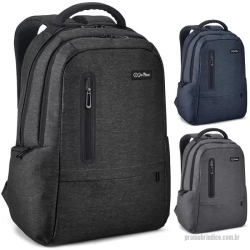 Mochila para notebook personalizada - A Mochila para Notebook em Nylon 2Tone Impermeável é a escolha ideal para quem busca praticidade e proteção. Com dois compartimentos amplos, ela conta com um interior forrado e almofadado, garantindo segurança e conforto. O compartimento posterior possui um bolso com zíper e divisória almofadada, perfeito para notebooks de até 17''. Já o compartimento frontal possui vários bolsos organizadores para acessórios. A mochila vem com 2 bolsos frontais e 2 laterais para conveniência extra. As alças e a parte posterior são almofadadas, oferecendo suporte ideal, com um sistema de apoio acolchoado para as costas. Possui ainda uma tira de transporte para trolley e uma placa metálica removível com imã, facilitando a personalização. Com capacidade de até 26 L, é perfeita para o dia a dia ou viagens curtas!
