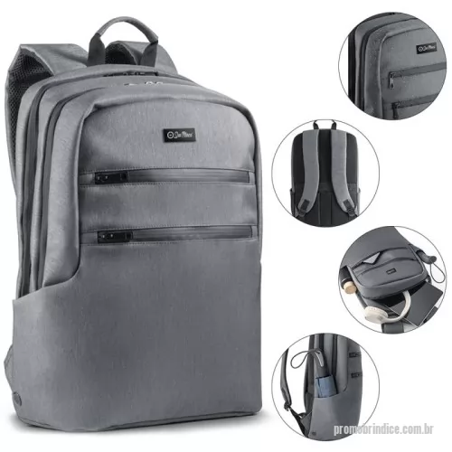Mochila para notebook personalizada - Mochila para notebook em Nylon 2Tone impermeável, perfeita para quem busca praticidade e segurança. Com 2 compartimentos principais, sendo um posterior com 2 divisórias almofadadas e fecho em velcro para notebooks de até 17'' e tablets de até 10.5'', oferece proteção e organização. O compartimento frontal conta com diversos bolsos para pequenos itens, além de 2 bolsos externos, sendo um com bloqueio RFID para maior segurança. Nas laterais, há espaço para garrafa e guarda-chuva, com ilhós para drenagem de água. A parte de trás, almofadada, possui bolso oculto e banda para transporte em trolley, garantindo conforto e praticidade no dia a dia.