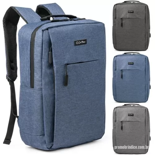 Mochila para notebook personalizada - Leve seu notebook com segurança e praticidade! Feita em 300D de alta densidade, essa mochila oferece um compartimento principal forrado com divisória almofadada para notebooks de até 15.6”, além de diversos bolsos internos para máxima organização. Conta ainda com um bolso frontal e dois bolsos laterais, perfeitos para acessórios e itens do dia a dia. Com alças e parte traseira almofadadas, garante conforto em qualquer trajeto. Capacidade de 15L, ideal para sua rotina com muito estilo e funcionalidade!