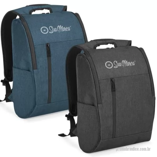 Mochila para notebook personalizada - Mochila personalizada para notebook em tecido de alta densidade com compartimento duplo almofadado para notebook até quinze polegadas e tablet nove polegadas. Interior forrado e almofadado com bolso frontal e dois bolsos laterais. Parte posterior almofadada com apoio ergonômico para as costas e alças ajustáveis. Capacidade de quatorze litros.