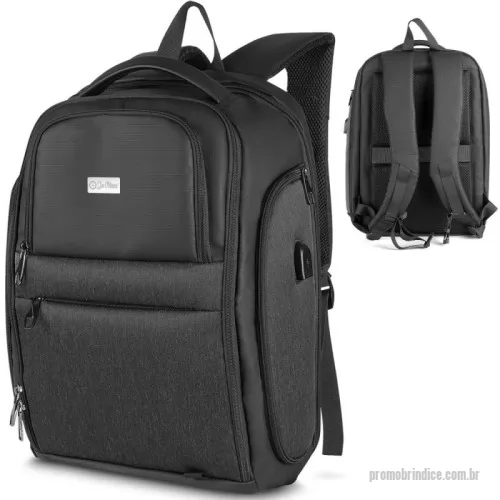 Mochila para notebook personalizada - A Mochila Premium Personalizada para Notebook é a escolha perfeita para quem busca praticidade e estilo. Confeccionada em tecido de poliéster de alta qualidade, ela conta com uma saída USB lateral para facilitar o carregamento de dispositivos enquanto você está em movimento. Com capacidade de 20 litros, oferece amplo espaço para armazenar seu notebook e outros itens essenciais. Seu engate para peitoral a torna ideal para corridas ou caminhadas, proporcionando maior conforto e estabilidade. Uma mochila versátil, moderna e funcional para o seu dia a dia!