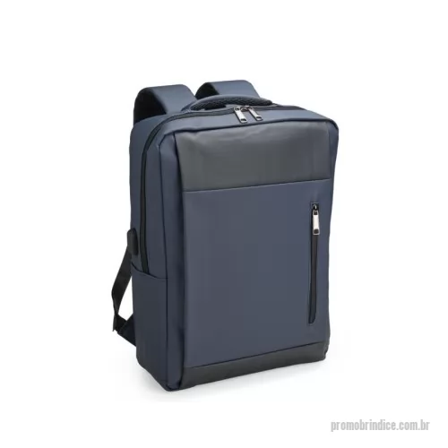 Mochila para notebook personalizada - Proteção, segurança e praticidade em um só modelo! Esta mochila de 22 litros é confeccionada em poliuretano impermeável, garantindo resistência e proteção extra contra chuva e respingos. Seu compartimento principal inclui um espaço acolchoado para notebook de até 17 polegadas, enquanto o cadeado numérico TSA adiciona uma camada extra de segurança, tornando-a uma opção antifurto ideal para o dia a dia. Conta ainda com dois bolsos laterais para itens de fácil acesso e adaptador USB para carregar dispositivos com mais praticidade. O transporte é confortável e respirável, graças à alça de mão e às alças para as costas com revestimento espumado.
