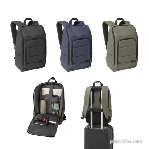 Mochila para notebook personalizada - Mochila para notebook em 1680D e 300D. Compartimento com duas divisórias para notebook até 14'' e para tablet 9.7''. Interior forrado e almofadado, com bolso frontal com zíper e bolso lateral. Placa metálica removível com imã, para fácil gravação. Capacidade até 12 L. 310 x 400 x 110 mm | Placa: 50 x 20 mm