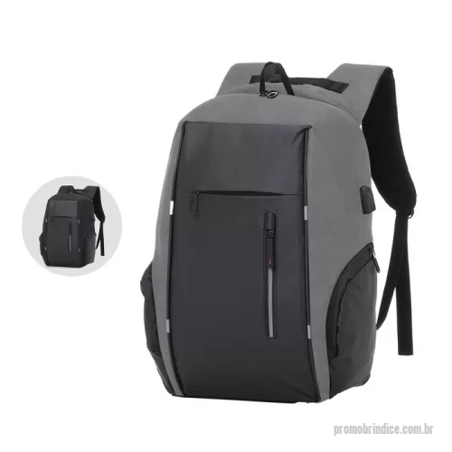 Mochila para notebook personalizada - Mochila para notebook em tecido 100% oxford com interior em poliéster 210D.  Parte externa: 2 Bolsos frontais com ziper; 2 Bolsos laterais; Alça de mão e ombro acolchoadas; Engate para Mala de viagem; Conector USB na lateral.  Parte interna: Compartimento para notebook. Tamanho total do Notebook - 15.6