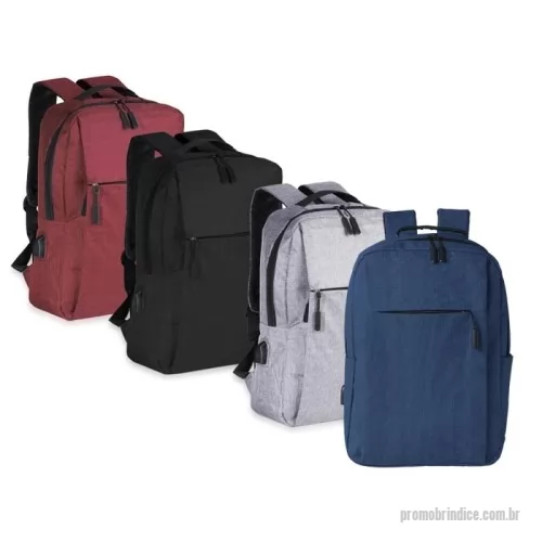 Mochila para notebook personalizada - Moderna, funcional e resistente, essa mochila de 21 litros é ideal para o dia a dia corrido de quem precisa unir praticidade e estilo. Fabricada em nylon de alta durabilidade, ela conta com três compartimentos espaçosos, incluindo um bolso acolchoado para notebook de até 15,6”.  Seu interior possui divisórias organizadoras para acessórios e documentos, enquanto o bolso lateral oferece fácil acesso a garrafas ou objetos menores. Um dos destaques é o suporte externo com entrada USB, que facilita a recarga de dispositivos eletrônicos em movimento (necessário conectar a um power bank, não incluso).  ???? Especificações: Capacidade: 21 Litros  Altura: 43 cm  Largura: 29 cm  Profundidade: 17 cm  Peso aproximado: 522 g  Área para personalização (CxL): 23 cm x 10 cm