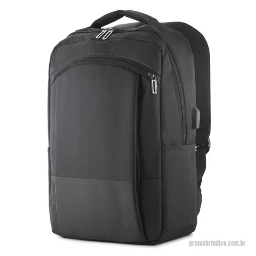 Mochila para notebook personalizada - Mochila para notebook em tecido poliéster 500D e interior em 210D.  Parte externa: Dois bolsos frontais com zíper, dois bolsos laterais. Conector USB. Alça de mão e alça de ombro acolchoada.  Parte interna: Compartimento acolchoado para notebook até 15.6