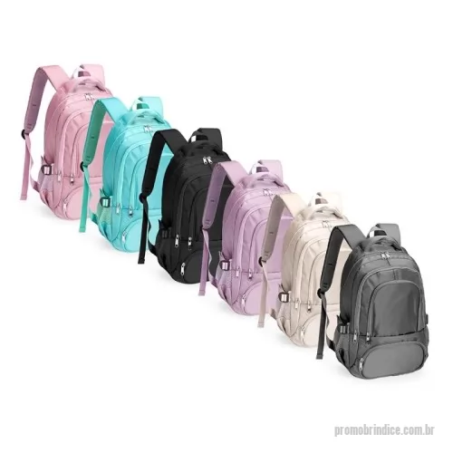 Mochila para notebook personalizada - Espaço, conforto e praticidade reunidos em uma só mochila de poliéster impermeável. Com sua capacidade de até 17 litros, seu compartimento interno traz um pequeno bolso com zíper e uma divisória acolchoada, ideal para guardar notebooks de até 15,6 polegadas. Além disso, a mochila conta com três bolsos externos em tamanhos diferentes e mais dois bolsos laterais em tela com regulagem. As alças de costas e de mão possuem revestimento espumado.