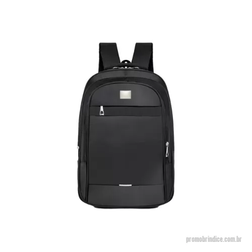 Mochila para notebook personalizada - Mochila produzida em poliéster de alta resistência. Possui compartimento acolchoado para notebook de até 14”, oferecendo proteção e praticidade no transporte. Dispõe de dois bolsos laterais em tela para garrafas ou acessórios e dois bolsos frontais com zíper para itens de acesso rápido. Suas alças anatômicas garantem conforto extra e melhor distribuição do peso nas costas.  Características: • Alças anatômicas; • Material: poliéster resistente; • Incluso placa metálica - 40x30mm para personalização; • Bolsos frontais com zíper para acessórios de fácil acesso; • Bolsos laterais em redinha para garrafas ou pequenos objetos; • Compartimento principal com divisória acolchoada para notebook até 14”.