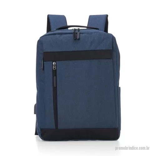 Mochila para notebook personalizada - Mochila confeccionada em nylon resistente à água e capacidade de até 18 litros. Possui três compartimentos em tamanhos diferentes, sendo o principal com divisória para notebooks de até 15,6 polegadas. Conta ainda com bolso lateral, suporte USB externo e alças para as costas com revestimento em espuma de tecido respirável.