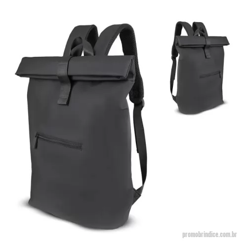 Mochila para notebook personalizada - Mochila em 100% PU com interior em poliéster 210D e capacidade de 16,5L. Possui compartimento principal com zíper e alça de fechamento em velcro, compartimento frontal com zíper, espaço para notebook de até 15,6”, alça de mão e alça de ombro acolchoada.