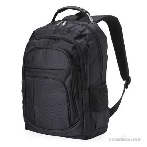 Mochila para notebook personalizada - Mochila de nylon 30 litros com quatro compartimentos, sendo o principal com bolso para notebook 15,6. A mochila possui bolsos laterais em malha, duas alças de mãos e área costada com revestimento espumado.  Altura: 46 cm Largura: 32 cm Medidas aproximadas para gravação: (CxL): 5 cm x 15 cm