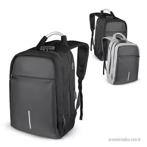Mochila para notebook personalizada - Mochila para notebook em tecido poliéster 50% Oxford e 50% PU e interior em poliéster 210D.  Parte externa: Possui fechamento em cadeado com segredo; Alça de mão em metal; Alça de ombro acolchoada; Mini bolso na alça de ombro; Fita refletiva noturna. Engate para mala da viagem; Bolso frontal grande.Saída USB e fone de ouvido.  Parte interna: Divisórias internas para canetas, documentos e telefone celular.  Compartimento acolchoado para notebook, 43x27cm.  Tamanho total do Notebook - 15.6