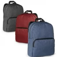 Mochila para Notebook 14" Personalizada em 600D de Alta Densidade  A Mochila para Notebook 14 Polegadas Personalizada é a combinação perfeita entre praticidade, proteção e elegância para o ambiente corporativo. Fabricada em tecido 600D de alta densidade, oferece excelente resistência ao uso diário e um acabamento profissional que valoriza sua marca.  Seu compartimento principal possui divisória almofadada para notebooks de até 14", garantindo maior segurança durante o transporte. Conta ainda com bolso frontal com zíper para organização de acessórios, documentos e objetos pessoais. Para maior conforto, possui costas e alças acolchoadas, proporcionando ergonomia mesmo em longos períodos de uso.  Com capacidade de até 13 litros, é ideal para profissionais, estudantes, colaboradores e clientes, tornando-se um brinde corporativo de alto valor agregado e grande exposição da marca.  Características  ? Confeccionada em tecido 600D de alta densidade ? Compartimento acolchoado para notebook de a