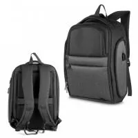 Mochila Premium para notebook em tecido poliéster.  Parte Externa: Alça de mão  2 bolsos frontais, dois bolsos laterais. Saída para fone de ouvido e USB. Engate para peitoral, ideal para corridas ou caminhadas com a mochila.  Parte Interna: Compartimento acolchoado p/ notebook. Compartimento acolchoado para tablet. Divisórias internas