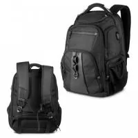 Mochila Premium para notebook em tecido poliéster.  Parte Externa: Alça de mão com cabo de aço e pegador emborrachado. Bolso frontal, dois bolsos laterais. Saída para fone de ouvido e USB. Forro de costas acolchoado. Engate para peitoral, ideal para corridas ou caminhadas com a mochila.  Parte Interna: Compartimento acolchoado p/ notebook. Compartimento acolchoado p/ tablet. Divisórias internas