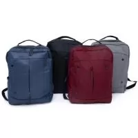 Mochila de nylon 21 Litros com dois compartimentos, sendo o principal com bolso para notebook 15,6. Com divisórias internas para acessórios, a mochila possui bolso lateral, suporte externo USB e alça para engate em malas de viagem.