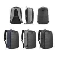 Mochila para notebook em 300D de alta densidade com 2 compartimentos principais. O compartimento posterior tem 2 divisórias almofadadas para notebook até 17