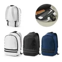 Mochila em 290T poliéster reciclado (100% rPET), em sarja com forro em 210D poliéster reciclado (100% rPET). Contém compartimento posterior com divisória para notebook até 15" e compartimento frontal totalmente forrado. Parte posterior e alças almofadadas. Contém duas faixas pretas refletoras na parte frontal. Capacidade até 18 L. 300 x 470 x 150 mm
