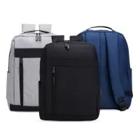 Mochila de nylon 21 litros com detalhes emborrachados e dois compartimentos, sendo o principal com bolso para notebook 15,6. Com divisórias internas para acessórios, a mochila possui bolso lateral e suporte externo usb.