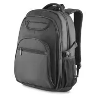 Mochila para notebook em tecido poliéster 600D. Saída USB com cabo ligando ao interior da mochila. Excelente espaço interno.  Parte externa: Bolsos frontais com zíper reforçado. Dois bolsos laterais. Alça de mão e ombro acolchoadas.  Parte interna: Compartimento acolchoado p/ Notebook com alça p/ travamento, 34x24cm Tamanho total do Notebook - 15.6" Bolso p/ celular e carteira e canetas.