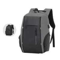 Mochila para notebook em tecido 100% oxford com interior em poliéster 210D.  Parte externa: 2 Bolsos frontais com ziper; 2 Bolsos laterais; Alça de mão e ombro acolchoadas; Engate para Mala de viagem; Conector USB na lateral.  Parte interna: Compartimento para notebook. Tamanho total do Notebook - 15.6" Mochila resistente a água