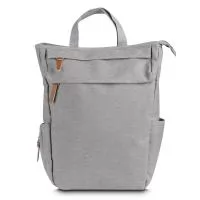 Mochila Multifuncional em poliéster 300D com detalhes em PU e interior em 210D. Possui alça de mão, alça para ombro e engate para carrinho de bebê. Conta com 2 bolsos laterais, 2 frontais com zíper e 2 compartimentos traseiros com zíper. O interior i