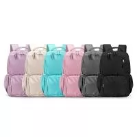 Mochila de design ágil, feita em poliéster impermeável e pronta para encarar qualquer rotina. Com capacidade máxima de 18 litros, o compartimento interno traz uma divisória ideal para guardar notebooks de até 15,6 polegadas. Além disso, conta com trê