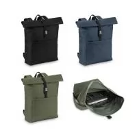 "Mochila ""Roll-top"" para notebook em 600D e forro em 210D. Possui um compartimento principal espaçoso para notebook até 17.3"", com fecho de enrolar no topo. Bolso frontal com zíper. Capacidade até 21 L. 320 x 440 x 130 mm"