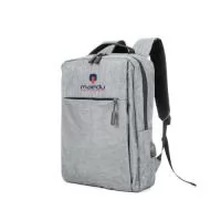 Mochila de nylon 20 litros com três compartimentos, sendo o principal com bolso para notebook 15,6. Com divisórias internas para acessórios, a mochila possui bolso lateral e suporte externo usb.
