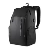 Mochila em poliéster 300D com forro em poliéster 190D, capacidade de 24 litros. Conta com faixa reflexiva nas alças de ombro e na parte da frente, engate para mala de viagem, conector USB lateral, dois bolsos laterais com zíper, dois bolsos frontais com zíper, duas alças de mão e compartimentos internos para notebook de até 15,6” e pequenos objetos.