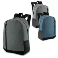 Mochila em poliéster 600D e interior em 210D.  Parte externa: Um bolso lateral em malha. Compartimento frontal com ziper. Alça de mão.