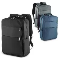 Mochila para notebook em tecido poliéster 600D e interior em 210D.  Parte externa: 3 Bolsos frontais com ziper; 2 Bolsos laterais; Engate para mala de viagem; Alça de mão e alça ombro acolchoada; Parte interna: Compartimento acolchoado para notebook de 39x28cm. Tamanho total do Notebook - 15.6"