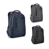 Mochila para notebook em Nylon 2Tone impermeável com dois compartimentos. Interior forrado e almofadado. O compartimento posterior tem bolso interior com zíper e divisória almofadada para notebook até 17. O compartimento frontal tem diversos bolsos interiores. Mochila com 2 bolsos frontais e 2 bolsos laterais. Alças almofadadas. Parte posterior almofadada com sistema de apoio acolchoado para as costas e tira de transporte para trolley com bolso. Placa metálica removível com imã, para fácil gravação. Capacidade até 26 L. 310 x 470 x 200 mm  Caixa exterior (m): 0,640X0,520X0,350 Peso da caixa (Kg.): 11.300 Peso do Produto (g.): 999 Caixa Exterior (Un.): 10 Caixa interior (Un.): 1 NCMS: 4202.92.00 Packing individual: Polybag Packing após gravação: Sem polybag País de origem: China
