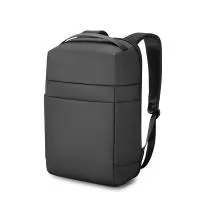 Mochila premium, produzida com poliéster 600D acolchoado, alças de ombro acolchoadas e interior em 210D, interior com divisórias, engate para mala de viagem, aceita notebook de até 15,6”.