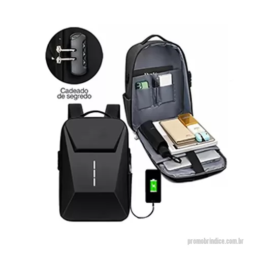 Mochila personalizada - Surpreenda toda a sua equipe com esta Mochila New USB Diamond que tem tem alças anatômicas anti-vibração de descompressão, alça horizontal traseira para prender na mala, faixas refletivas para noite, porta cartão, bolsos laterais externos, abertura estendida de 180º e vários bolsos na parte de dentro, suporte para notebook, cobertura resistente à água e a odores, zíper de dupla proteção, cadeado de segredo e saída USB para power banke tudo isso, sem falar no formato geométrico super elegante e é sem dúvida a mais completa do mercado e seu logo pode ser estampado em silkscreen.