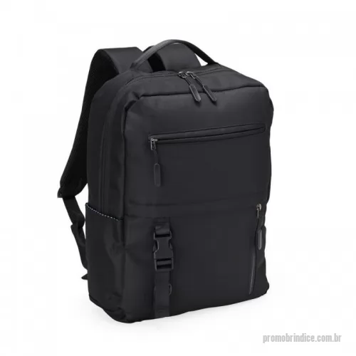Mochila personalizada - Mochila de nylon 23 Litros com 3 compartimentos, sendo o principal com bolso para notebook 15,6. Com divisórias internas para acessórios, a mochila possui bolso lateral, suporte externo USB e alça para encaixe em malas e viagens.
