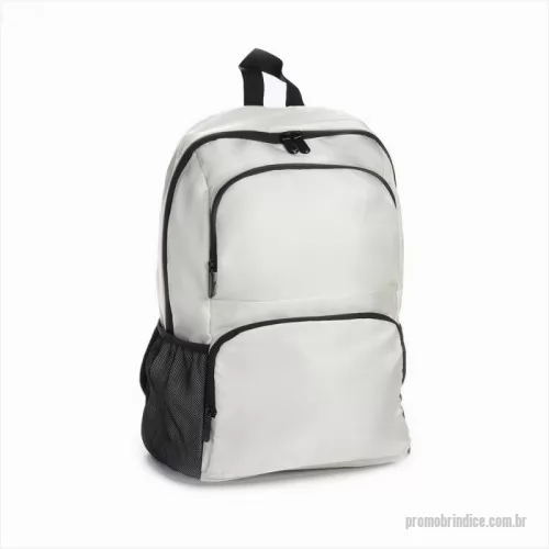 Mochila personalizada - Mochila para notebook em tecido nylon.  Parte externa: 1 compartimento 2 bolsos frontais 2 bolsas laterais Alça de ombro acolchoado Alça de mão   Parte interna: Compartimento para notebook de até 15”