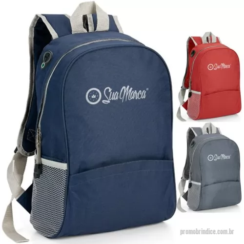 Mochila personalizada - Mochila confeccionada em material resistente com saída para fone de ouvido. Possui interior forrado, bolso frontal com fechamento em zíper e dois bolsos laterais em tela respirável. As alças e a parte posterior são almofadadas para maior conforto. Capacidade de até doze litros.