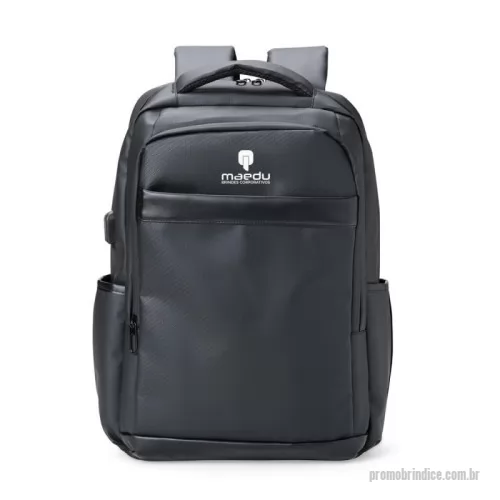 Mochila personalizada - Mochila de couro de 36 litros, resistente a água. Contém 4 compartimentos, uma entrada USB e engate para malas de viagem.