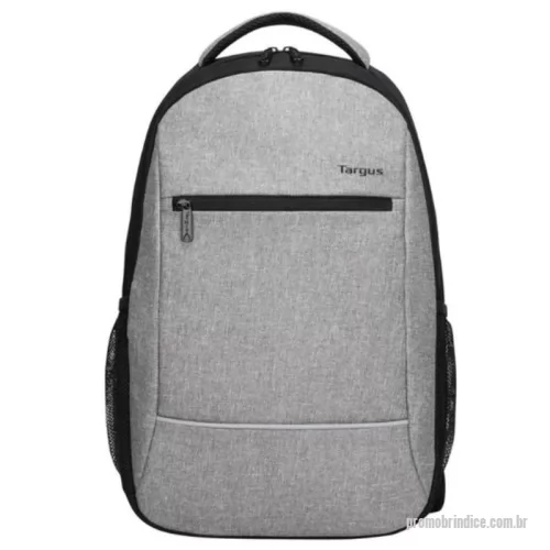 Mochila personalizada - Compartimento acolchoado para notebook de 15,6” Alças de ombro ajustáveis Bolso frontal de acesso rápido Painel traseiro acolchoado e ventilado com canal de fluxo de ar Alça de transporte superior reforçada Bolsos laterais em mesh, convenientes para garrafa d’água Tecido durável e resistente a água