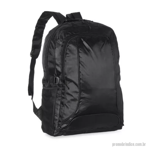 Mochila personalizada - Mochila de nylon 42 litros com dois compartimentos e bolsos laterais em malha. Possui fivelas laterais para regulagem de tamanho e duas alças de mãos, sendo uma delas reforçada com pegador plástico.