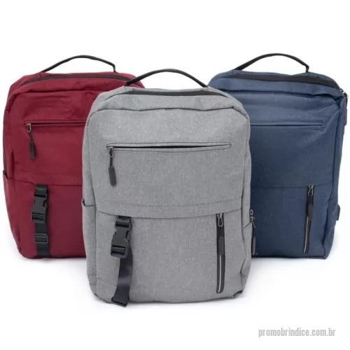 Mochila personalizada - Mochila de nylon 22 Litros com 3 compartimentos, sendo o principal com bolso para notebook 15,6. Com divisórias internas para acessórios, a mochila possui bolso lateral, suporte externo USB e alça para encaixe em malas de viagens.  Altura: 40 cm Largura: 30 cm Profundidade: 20 cm Peso aproximado (g): 616 Medidas aproximadas para gravação (CxL): 9,4 cm x 28 cm