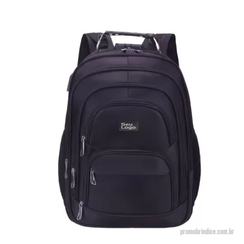Mochila personalizada - Mochila confeccionada em poliéster impermeável com capacidade máxima para 27 litros. Possui três compartimentos, um deles com bolso para notebooks de até 15,6 polegadas. Conta ainda com bolsos laterais em malha, alça para encaixe em malas de viagem, alças de compensação, duas alças de mãos e área costada com revestimento espumado. Acompanha plaquinha metálica para personalização.  Altura :  47,5 cm  Largura :  33 cm  Profundidade :  15 cm