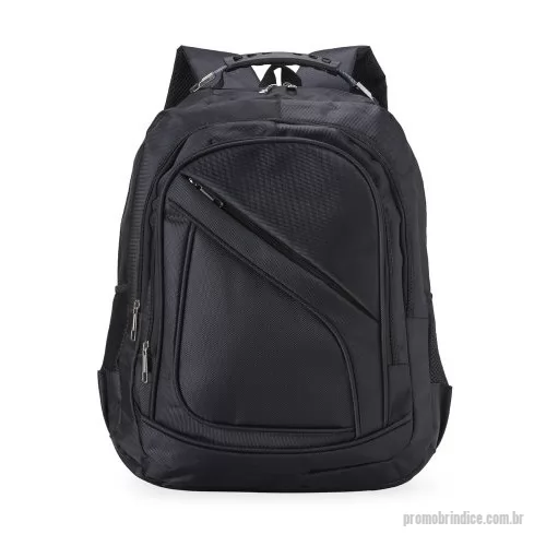 Mochila personalizada - Mochila de nylon 30 litros com quatro compartimentos, sendo o principal com bolso para notebook 15,6. A mochila possui bolsos laterais em malha, duas alças de mãos e área costada com revestimento espumado.  Altura: 44 cm Largura: 34 cm Medidas aproximadas para gravação: (CxL): 5 cm x 7 cm
