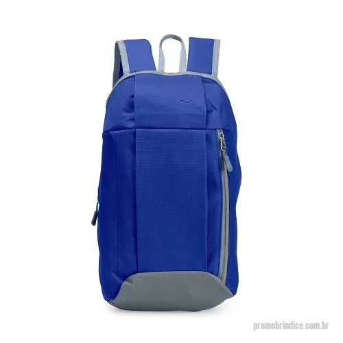 Mochila personalizada - Mochila feita em poliéster impermeável com fechamento em zíper e capacidade para até 9 litros. Possui compartimento interno, um bolso frontal com fechamento em zíper, alça superior em nylon e dois pares de alças traseiras ajustáveis para as costas.