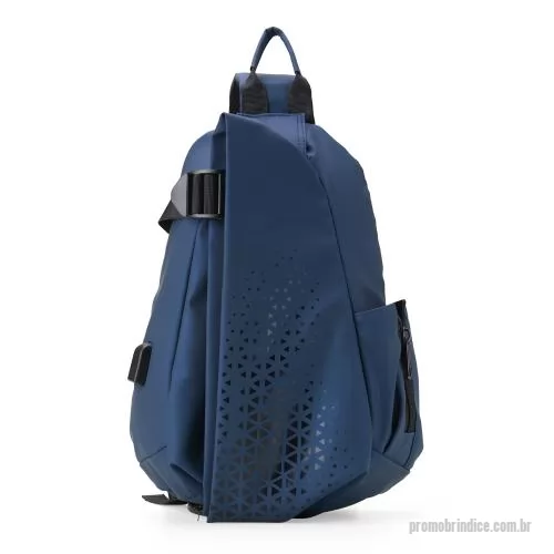 Mochila personalizada - Mochila de ombro de 10 litros com 3 compartimentos. Possui na parte superior abertura com velcro para diversos itens esportivos, como raquetes de tênis, squash e badminton. A mochila contém dois bolsos para tablet, bolso lateral com zíper, divisórias